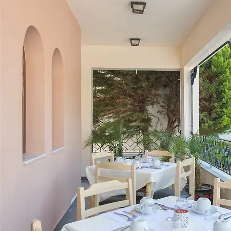 Niriedes Dionyssos Village Appartement